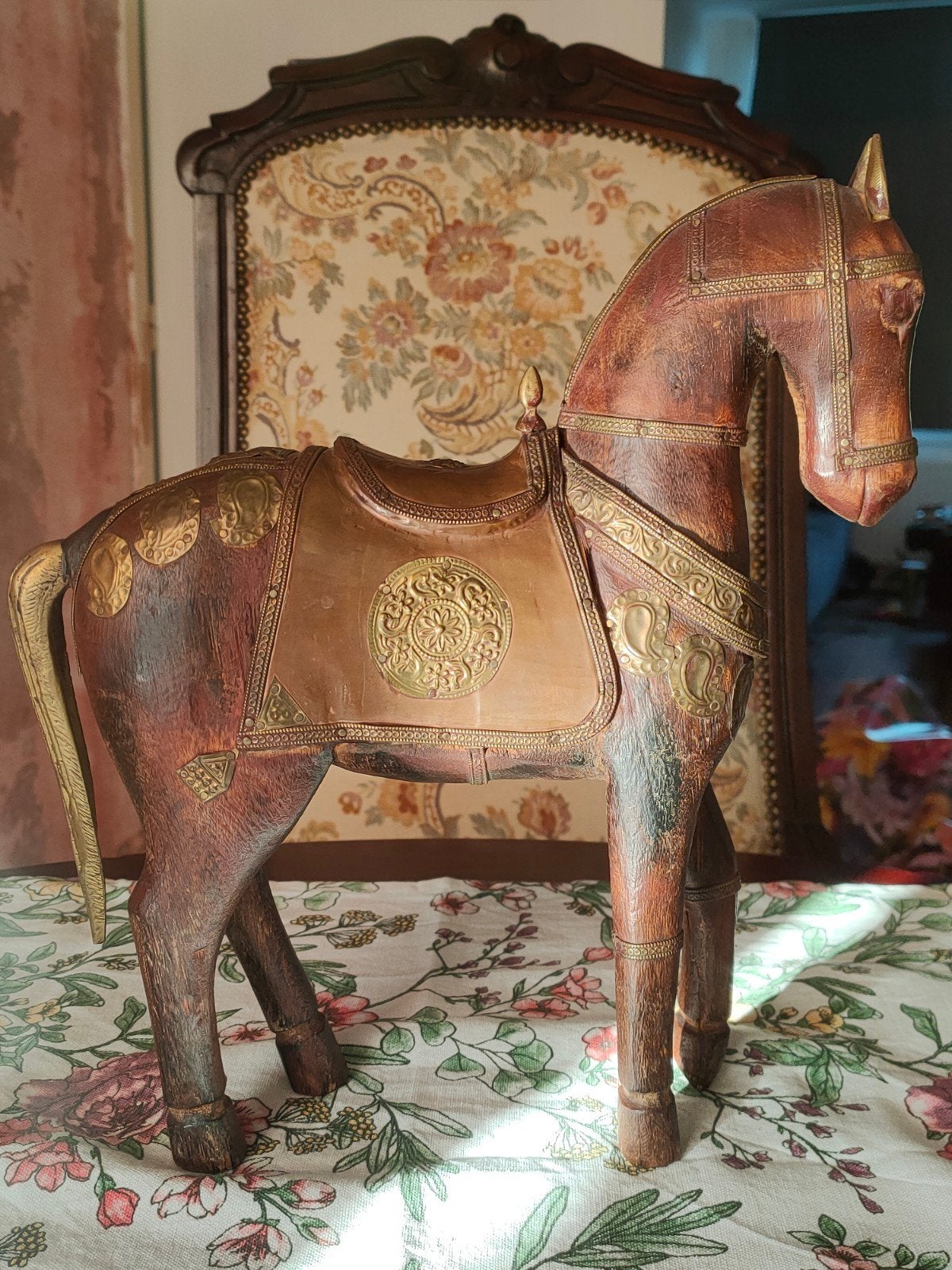 Vintage Handgesneden Houten Paard met Messing Beslag (30cm), Ophalen of Verzenden