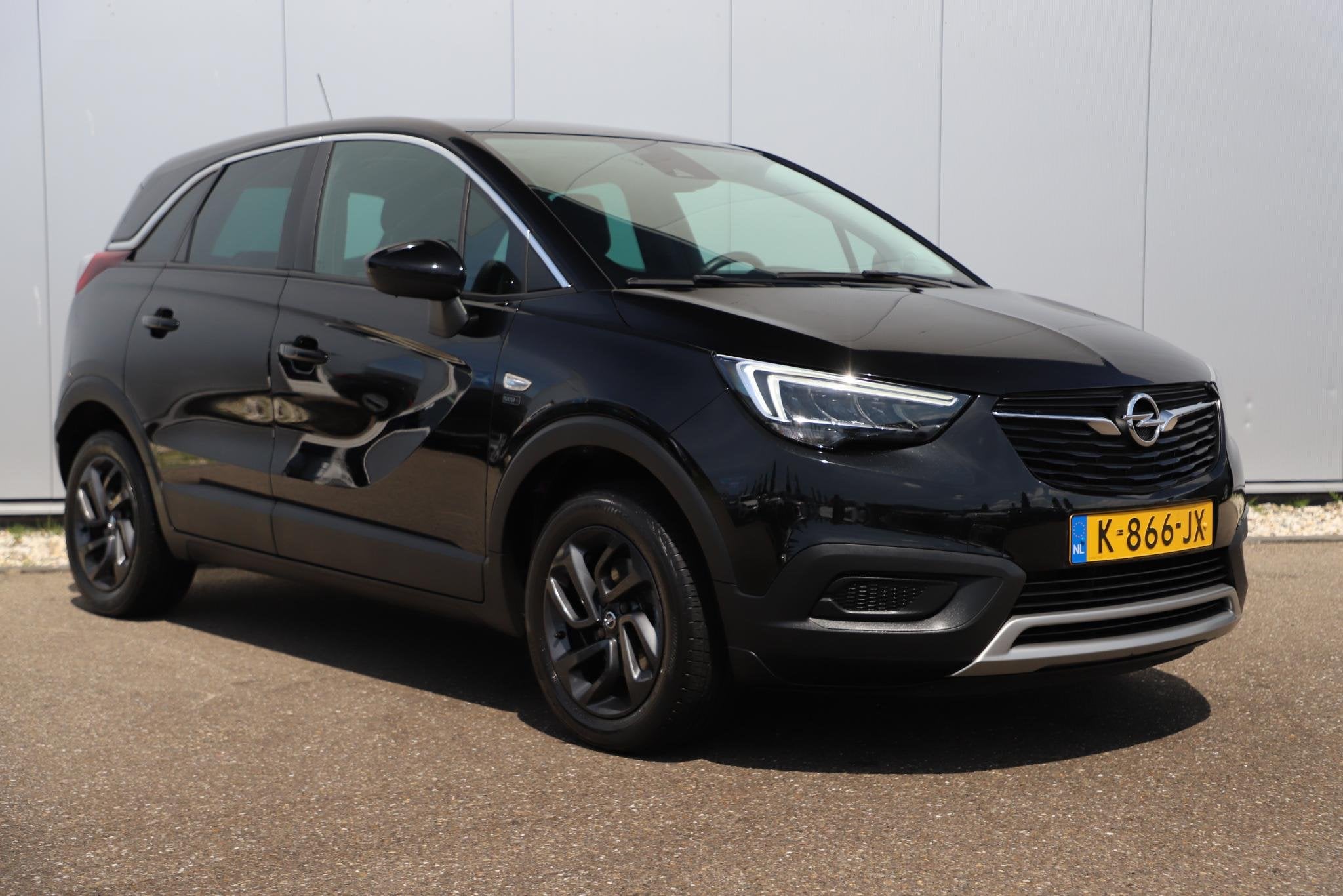 Opel Crossland X 1.2 Turbo 120 Jaar Edition 110PK 16 inch LM, Gebruikt, 1199 cc, Met garantie (alle), Zwart