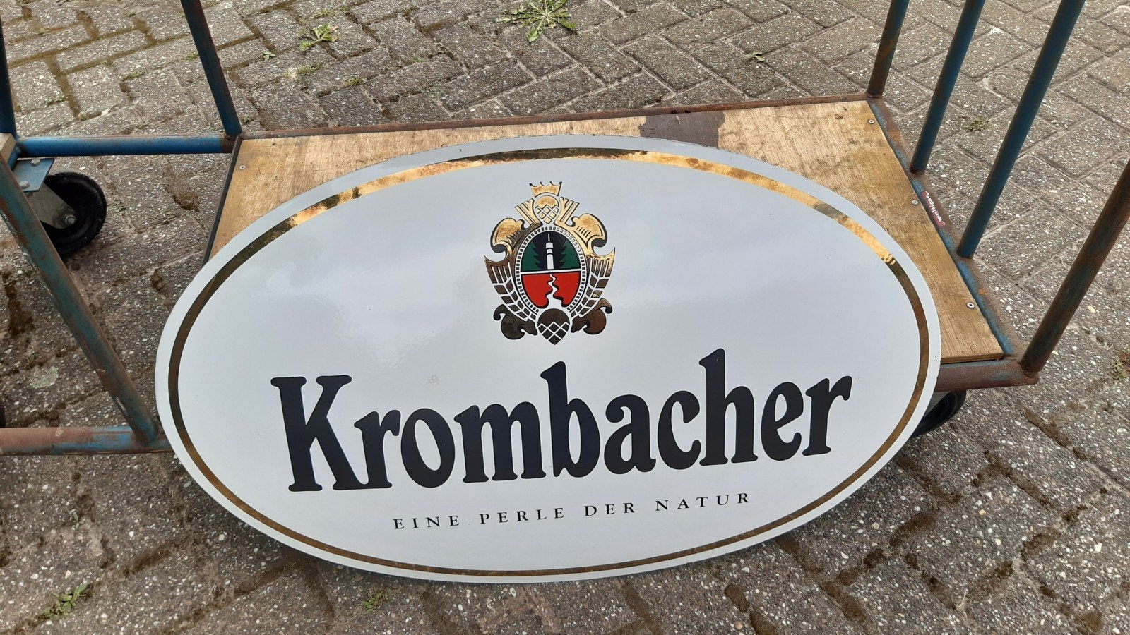 Emaille Krombacher bord, Verzamelen, Ophalen, Gebruikt, Reclamebord