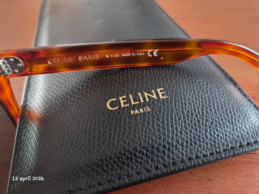 Celine Paris zonnebril, Ophalen