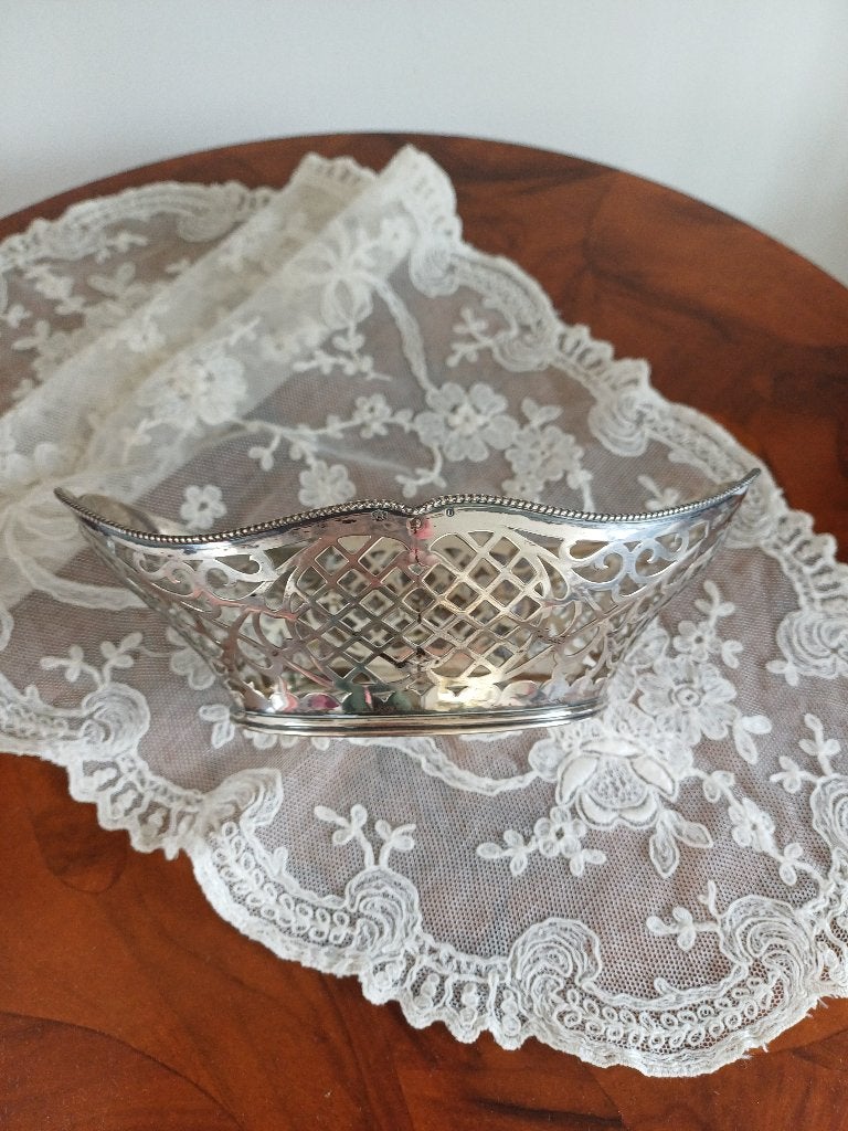 Zilveren bonbonmandje met parelrand, Ophalen of Verzenden, Zilver