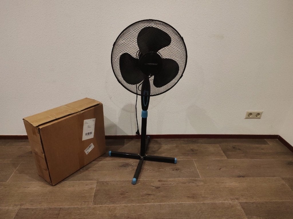 Zwarte staande ventilator 40 cm 2stuks  3 standen, Ophalen of Verzenden, Zo goed als nieuw, Statiefventilator