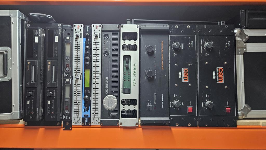 Diverse randapparatuur te koop: Sony, dbx, Peavey, RAM Audio, Ophalen, Gebruikt