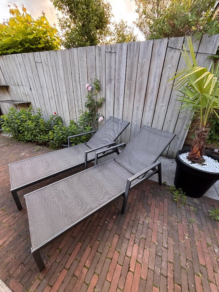R&S Design Sarona ligbedden stapelbaar Antraciet + kussens, Tuin en Terras, Ligbedden, Ophalen, Gebruikt, Aluminium, Verstelbaar