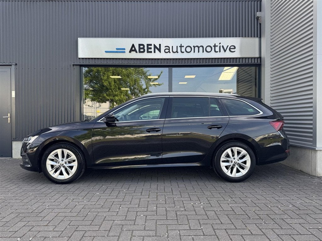 Skoda Octavia Combi 1.0 TSI 110PK Business Edition (ACC|VIRT, 21 km/l, Gebruikt, 1226 kg, Zwart