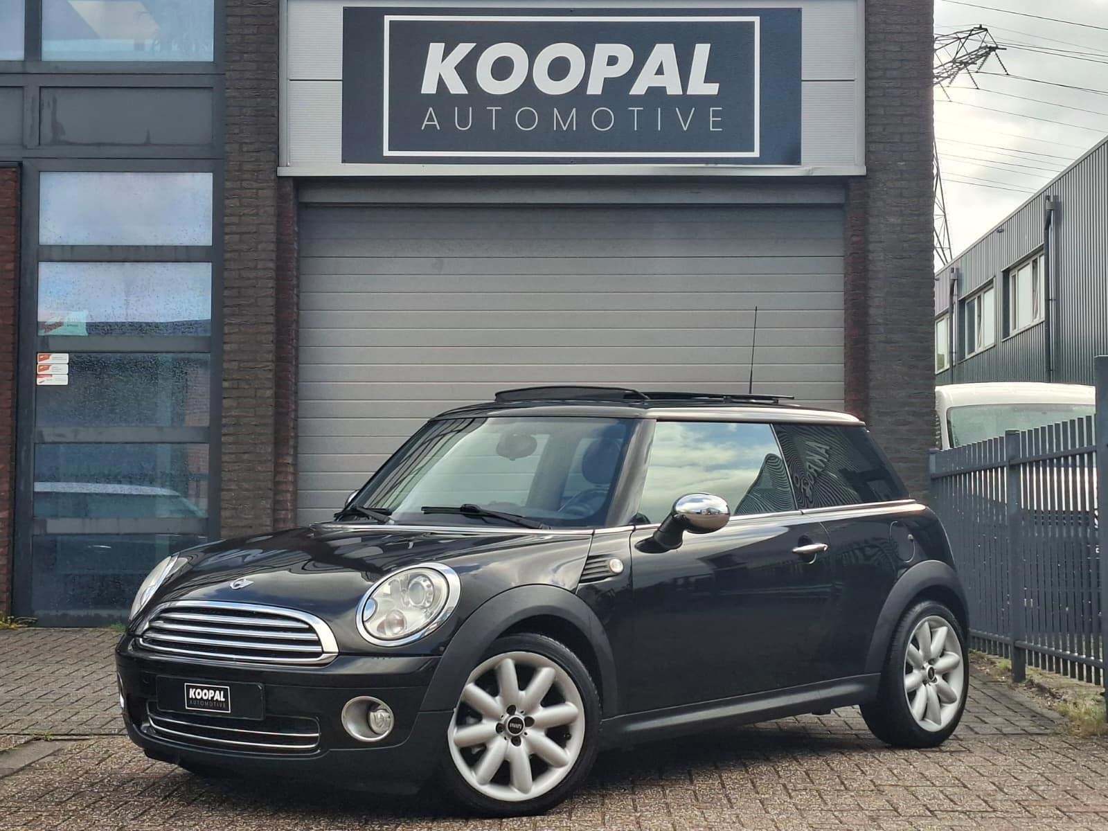 Mini Mini 1.6 Cooper Mayfair | Xenon | Pano | Trekhaak, Auto's, Mini, Voorwielaandrijving, Euro 5, Zwart, 4 cilinders