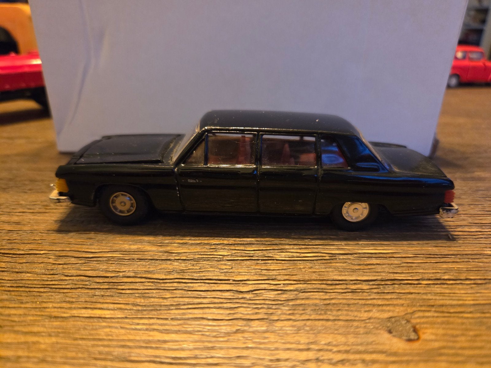 GAZ 14 Chaika Limousine, Hobby en Vrije tijd, Modelauto's | 1:43, Ophalen of Verzenden, Nieuw, Auto, Overige merken