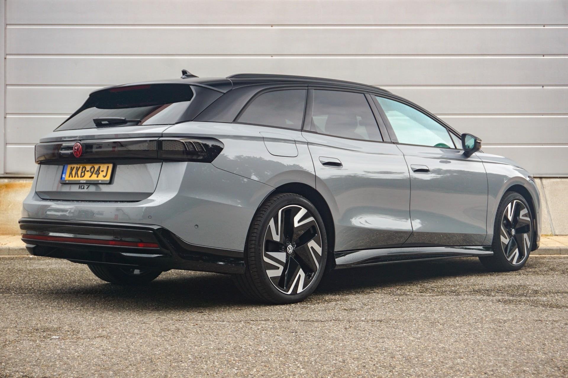 Volkswagen ID.7 Tourer Pro Limited Edition 286pk 77 kWh | St, Auto's, Automaat, 12 maanden, Achterwielaandrijving, Zwart