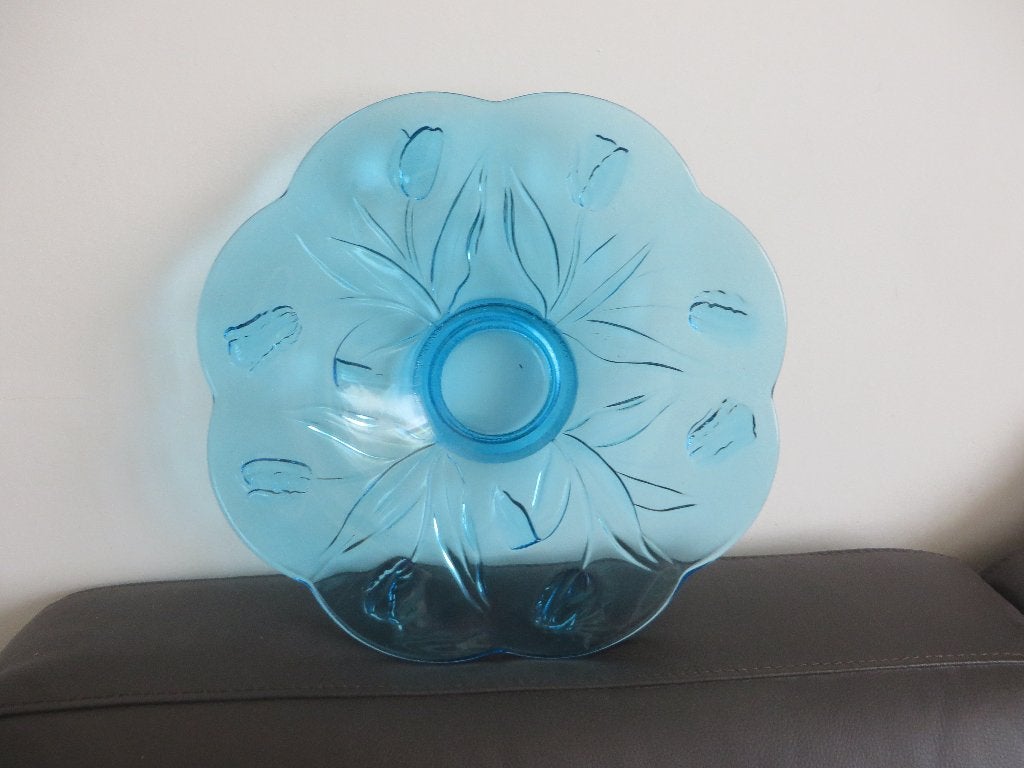 Art deco pers glazen schaal, blauw, decor van tulpen, Antiek en Kunst, Ophalen of Verzenden