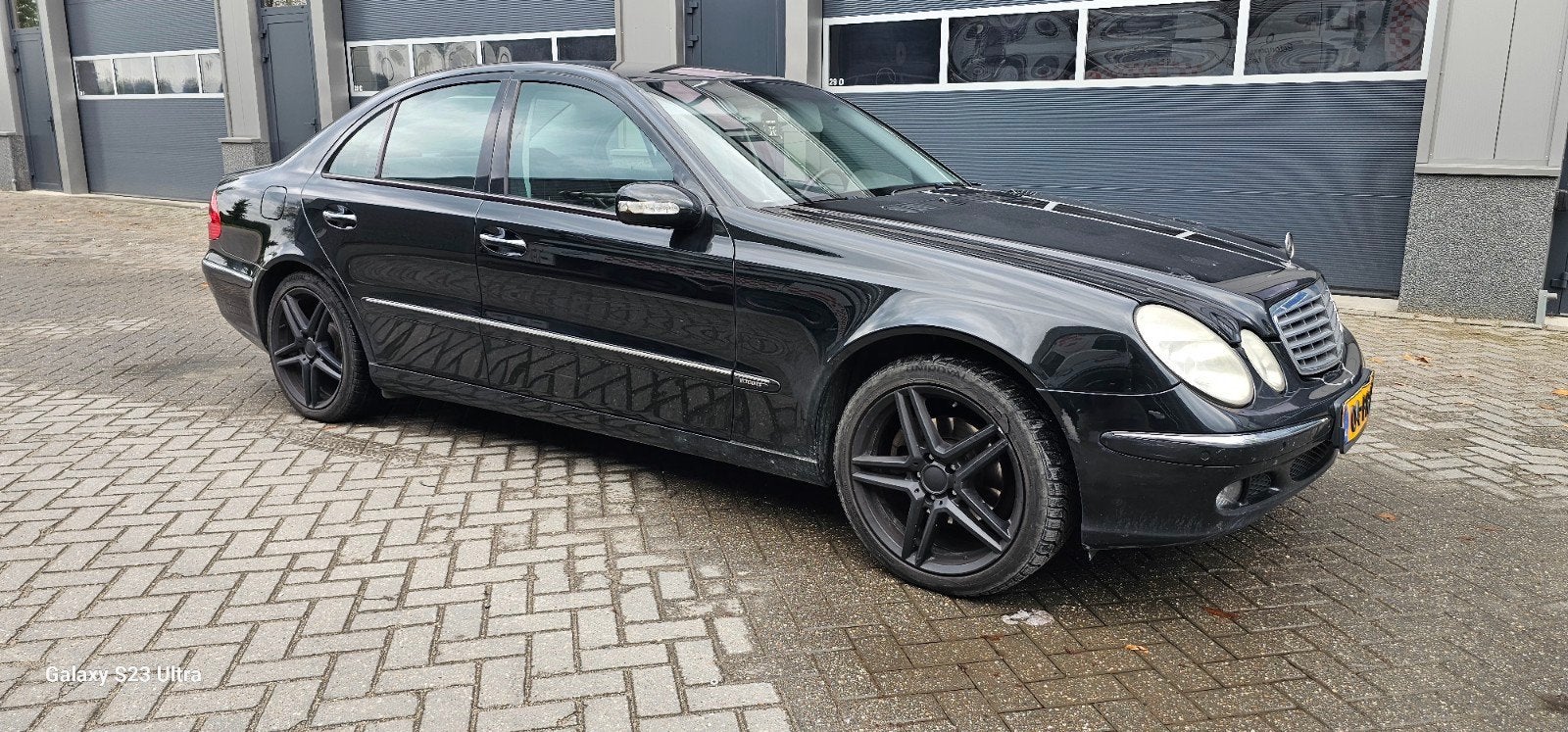 Mercedes-Benz E-Klasse 3.2 CDI E280 Sedan AUT 2004 Zwart, Auto's, Automaat, Achterwielaandrijving, 197 €/maand, 3222 cc