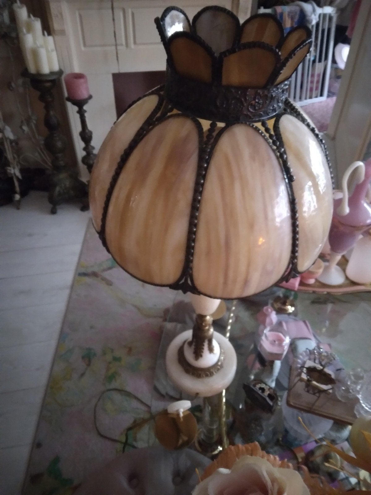 Vintage Tiffany-stijl tafellamp met marmeren voet, Antiek en Kunst, Ophalen of Verzenden