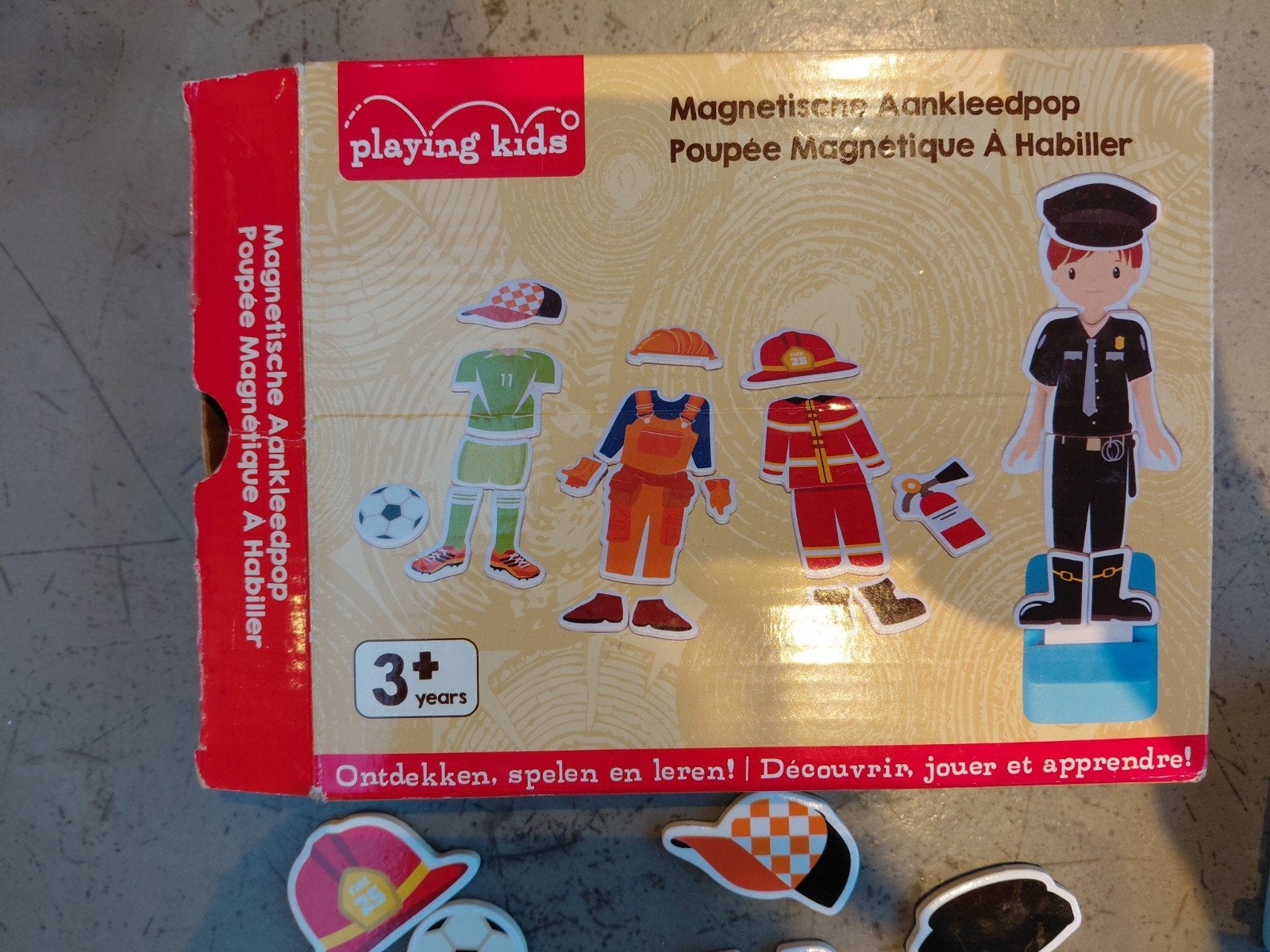 Magnetische aankleedpop, Ophalen of Verzenden, Zo goed als nieuw