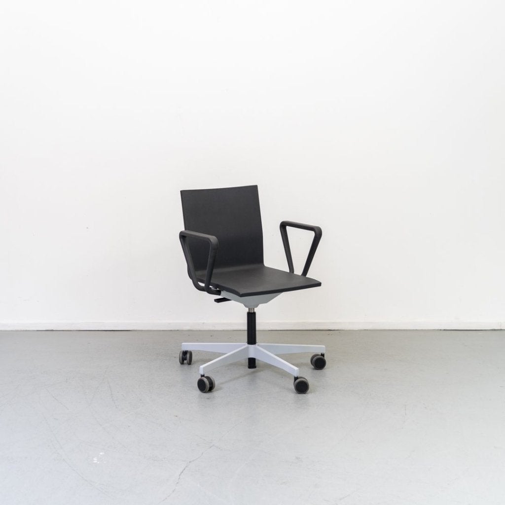 Vitra .04 Bureaustoel Zwart Kunststof - Gepoedercoat Zilver, Huis en Inrichting, Vitra, Zo goed als nieuw, Niet ingevuld, Niet ingevuld