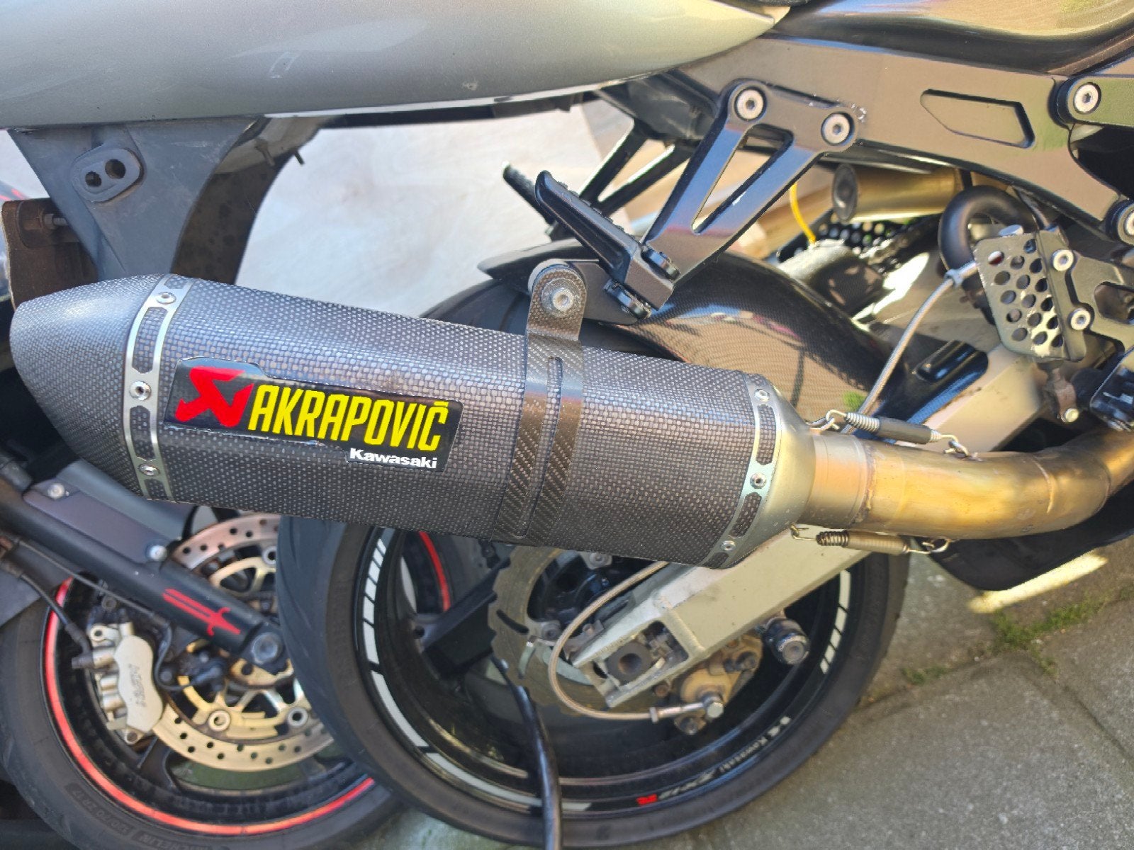 Akrapovic uitlaat ZX12R met demper en DB killer en E keur, Motoren, Ophalen of Verzenden, Gebruikt