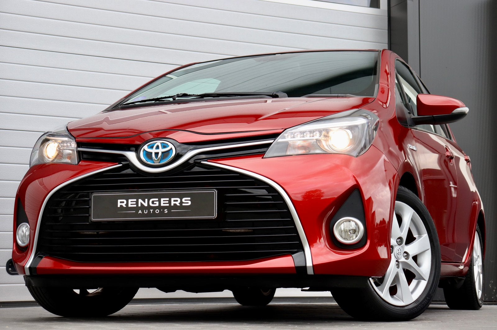 Toyota Yaris 1.5 Hybrid | Automaat | Parkeercamera | Carplay, 4 cilinders, 49 €/maand, Yaris, 1060 kg