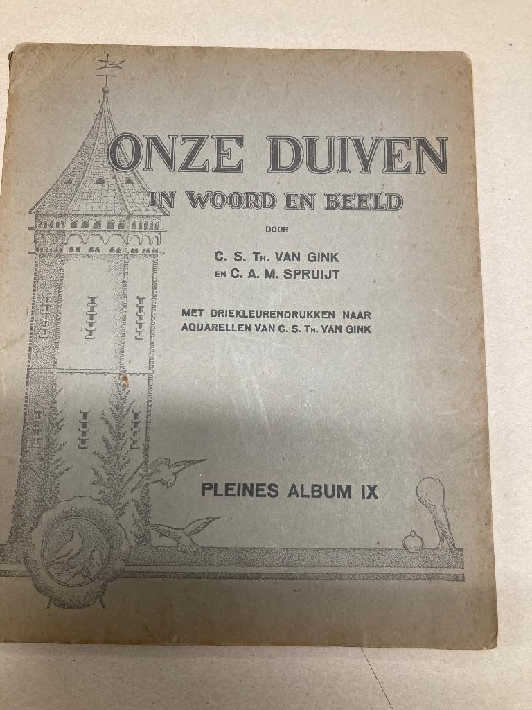 T.K. Onze duiven in woord en beeld Pleines Album IX, Ophalen of Verzenden, Gelezen, Prentenboek