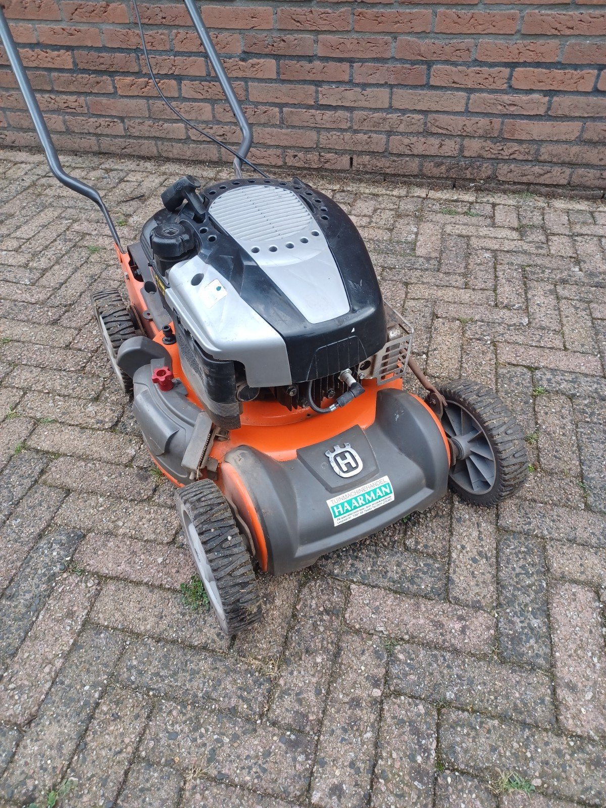 goedwerkende husqvarna grasmaaier, Ophalen, Gebruikt