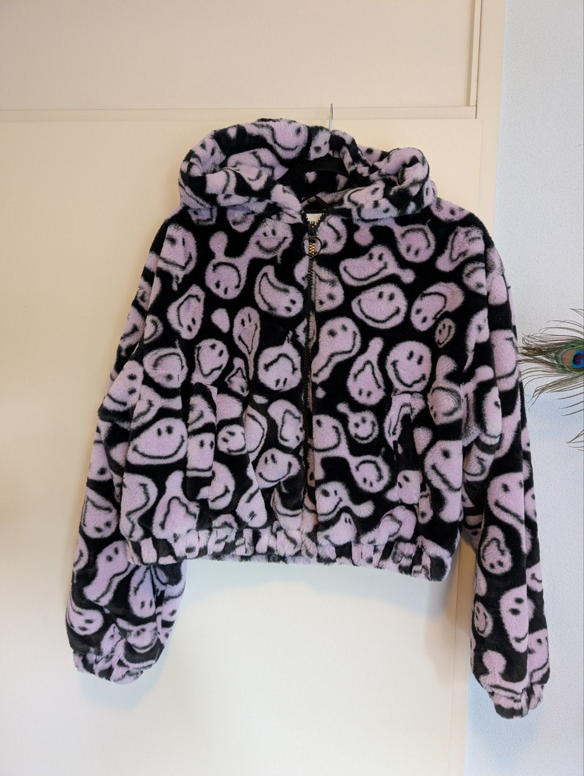 H&M Cropped Fake Fur Jasje met Smileys Maat M, Maat 38/40 (M), H&M, Carnaval, Ophalen of Verzenden