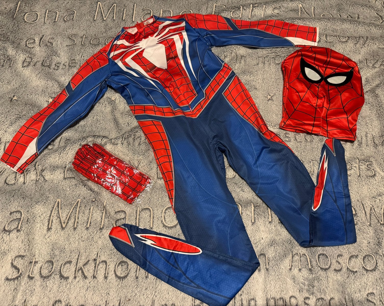 Spiderman kostuum maat 110-116 met masker en handschoenen, Ophalen of Verzenden, Zo goed als nieuw, 110 t/m 116, Jongen