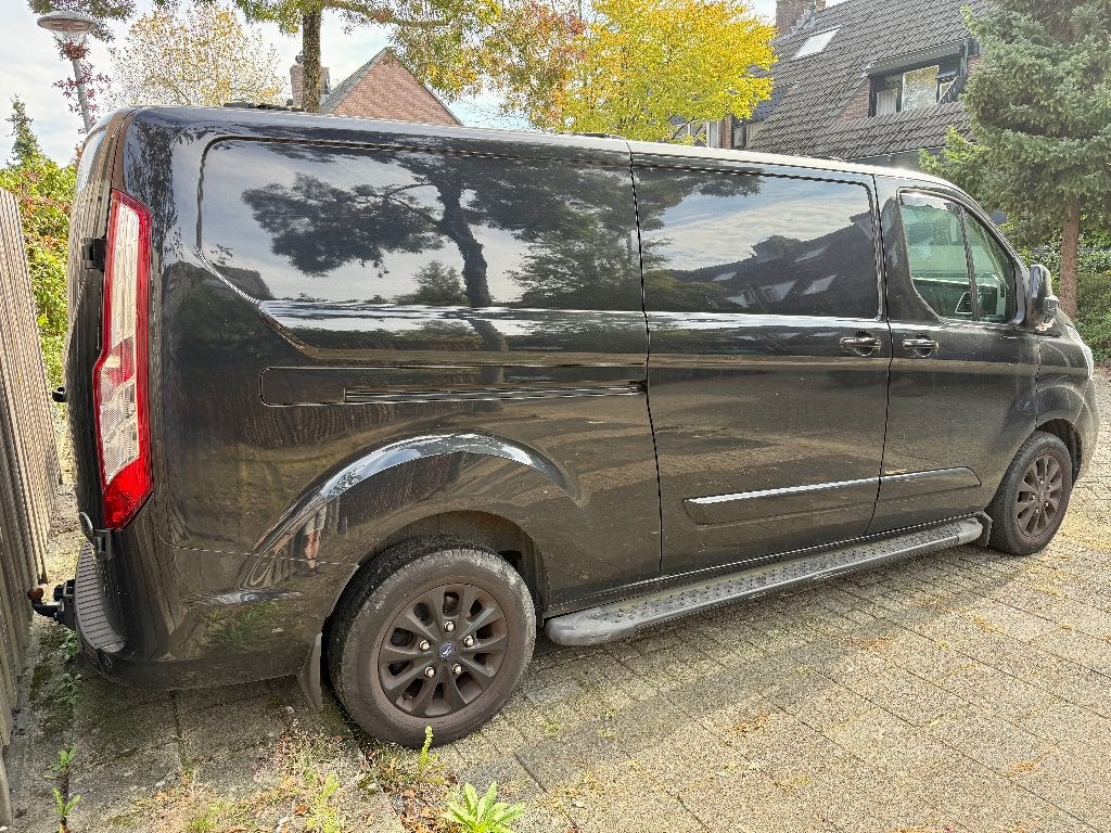 Ford Transit Custom GB 2.0 Tdci 130PK 320 L2h1 2020 Zwart, Auto's, Dealer onderhouden, Stof, 1995 cc, 4 cilinders