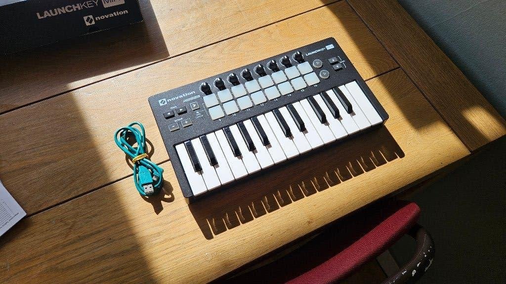 Foto 7 van Novation Launchkey Mini MK2 - MIDI-keyboard