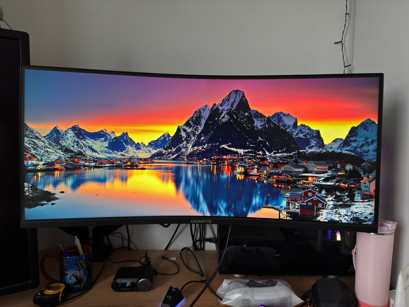 Gigabyte G34WQC, 101 t/m 150 Hz, VA, Overige resoluties, Ingebouwde speakers