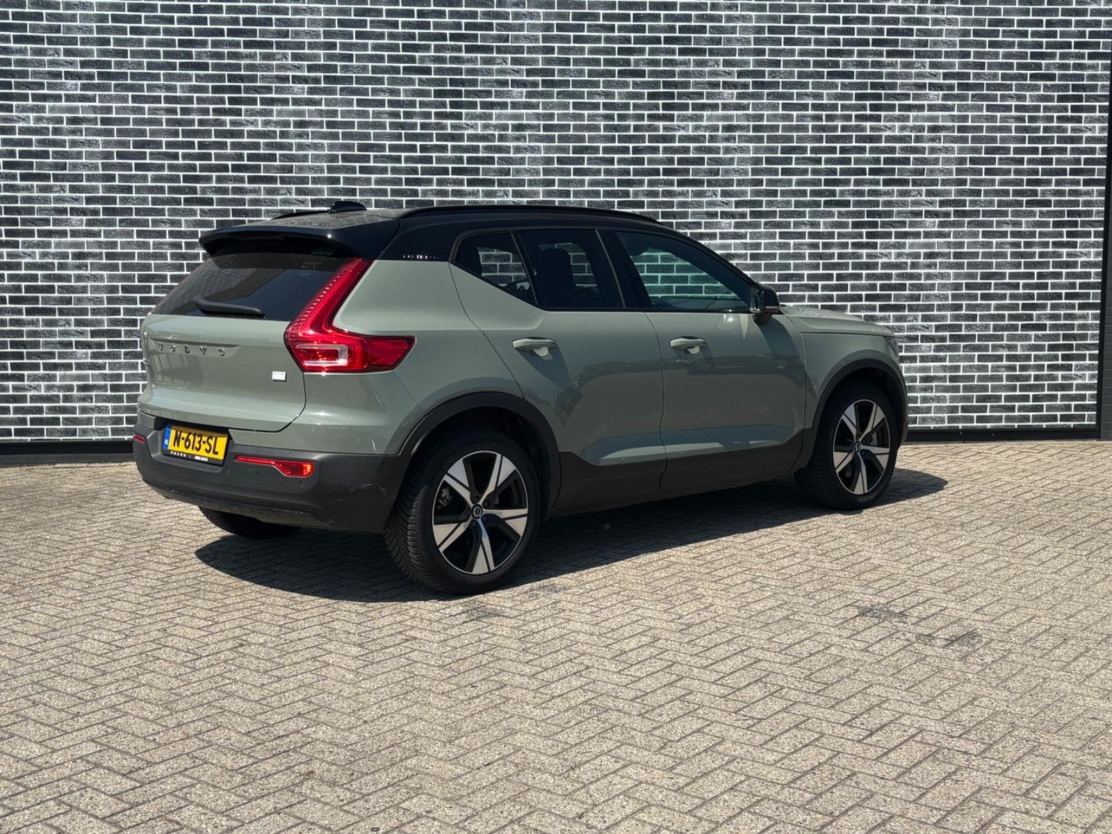Volvo XC40 Recharge Pro | Trekhaak | Warmtepomp | Panoramada, Auto's, Volvo, 12 maanden, Stof, Gebruikt, 420 min