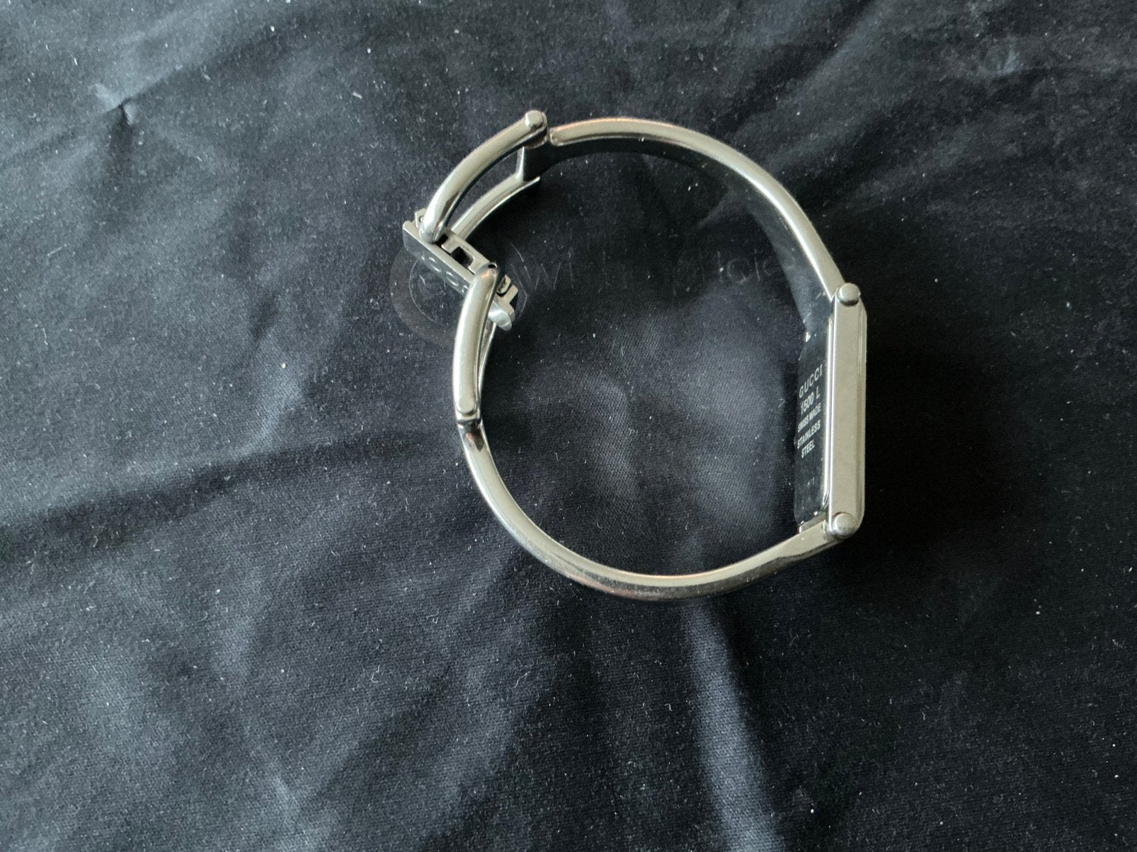 GUCCI DAMES HORLOGE 1500L, Sieraden, Tassen en Uiterlijk, Overige merken, Staal, Gebruikt, Staal