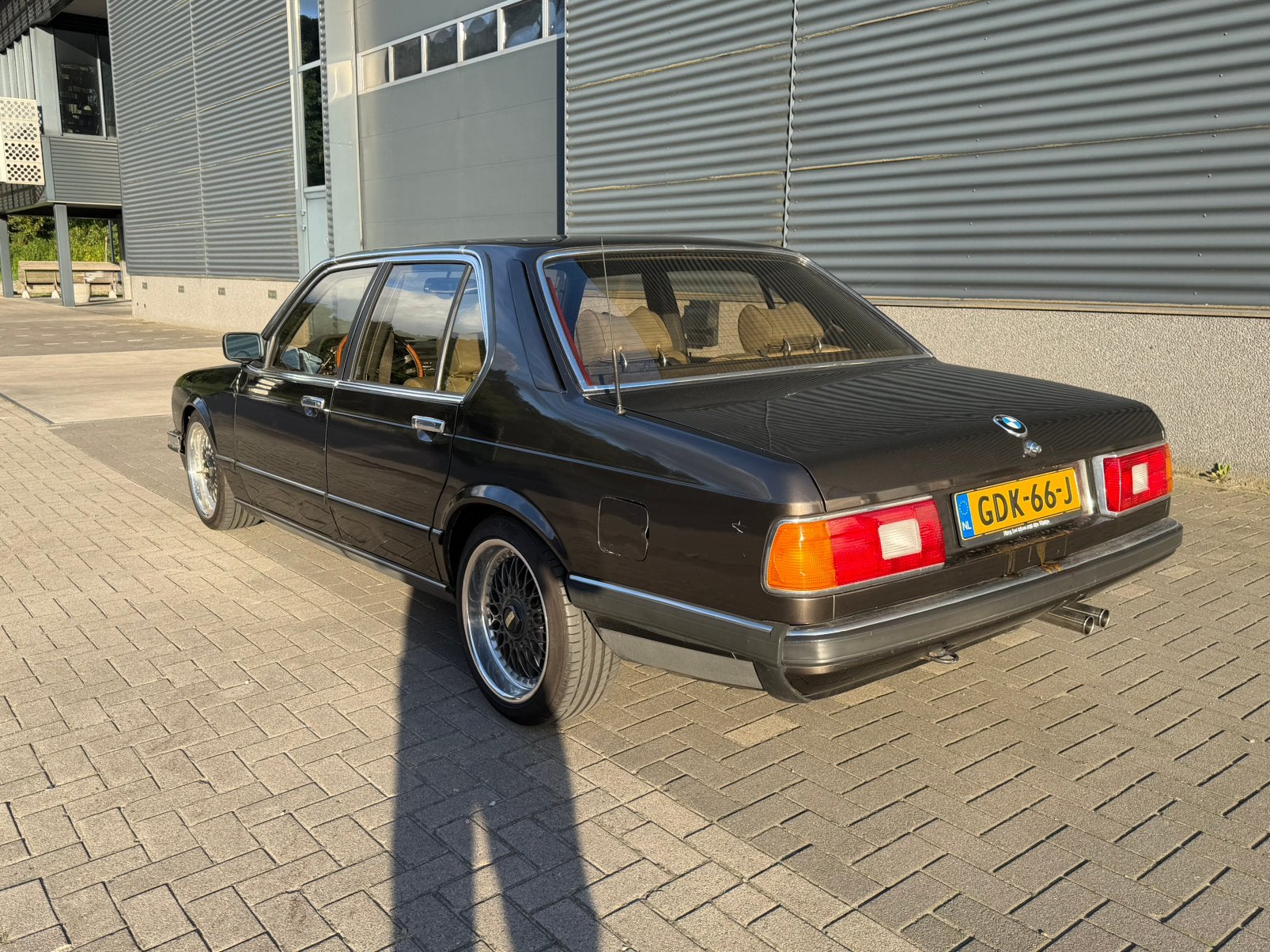 BMW 735i Aut. 1984, Auto's, Automaat, Achterwielaandrijving, Leder, 650 kg