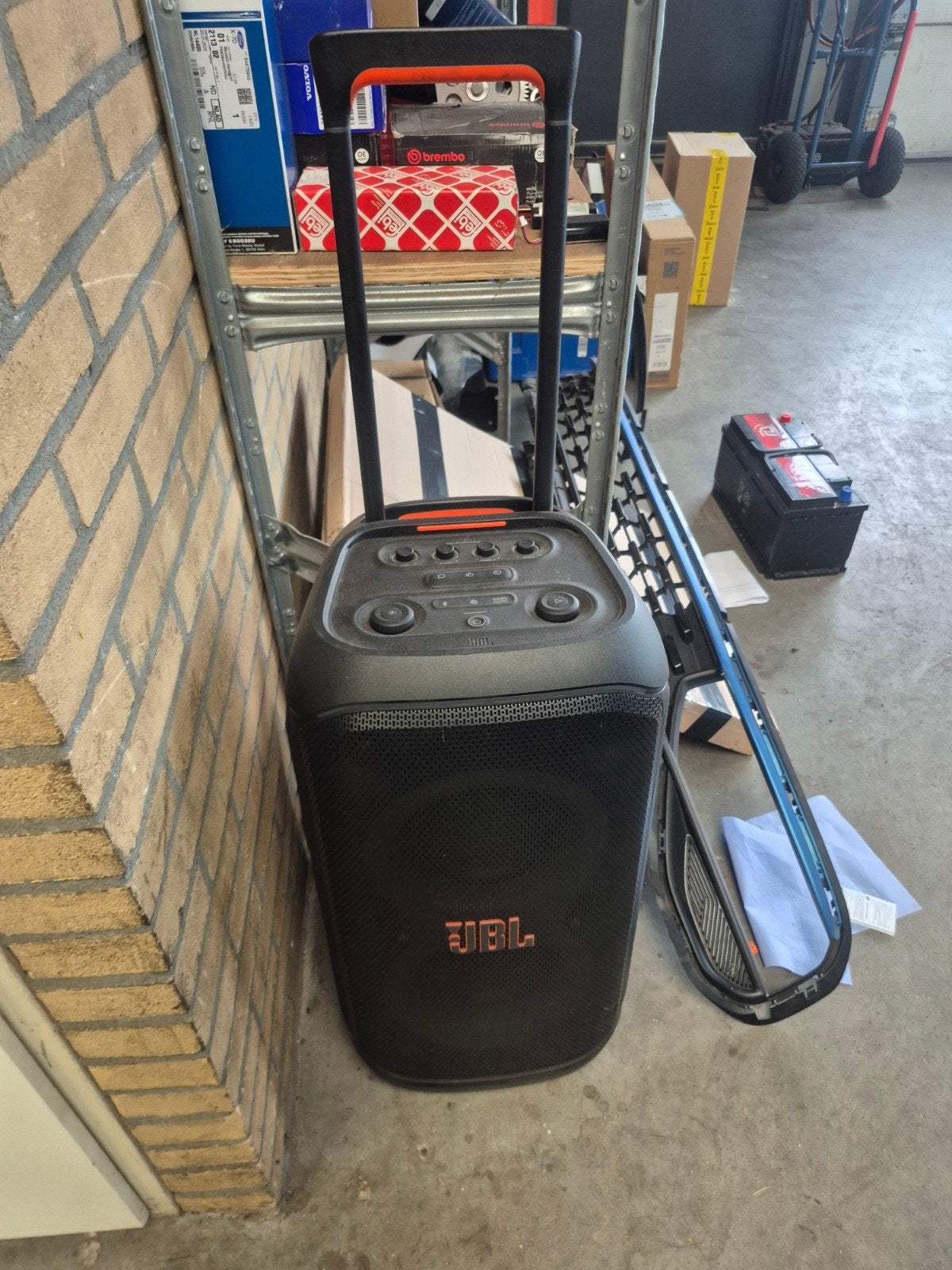 JBL Partybox 320.