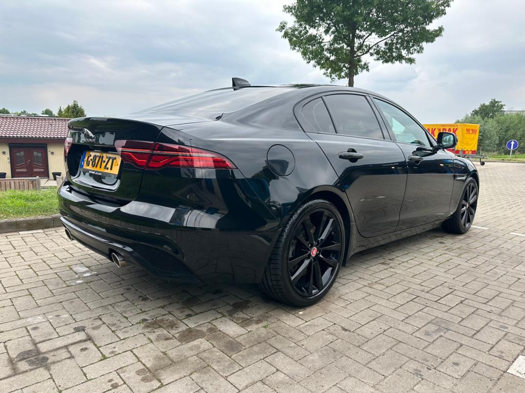 Jaguar XE 2.0 250pk AWD Automaat 2020 Zwart, Achterwielaandrijving, 1800 kg, 4 cilinders, Zwart