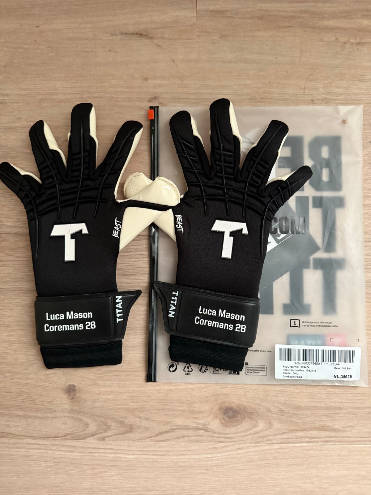 Nieuwe Titan keepershandschoenen maat 9, Verzenden, Nieuw, Handschoenen