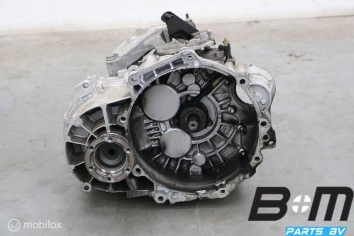 6 versnellingsbak NFU VW Passat B7 CFFB 02Q300050E, Gebruikt