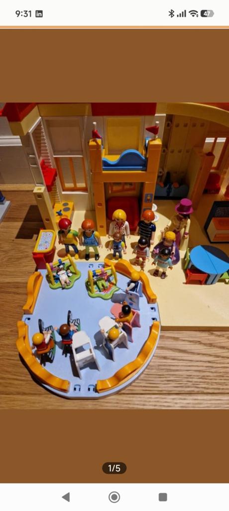 Kinderopvang + kledingwinkel, Ophalen, Gebruikt, Complete set