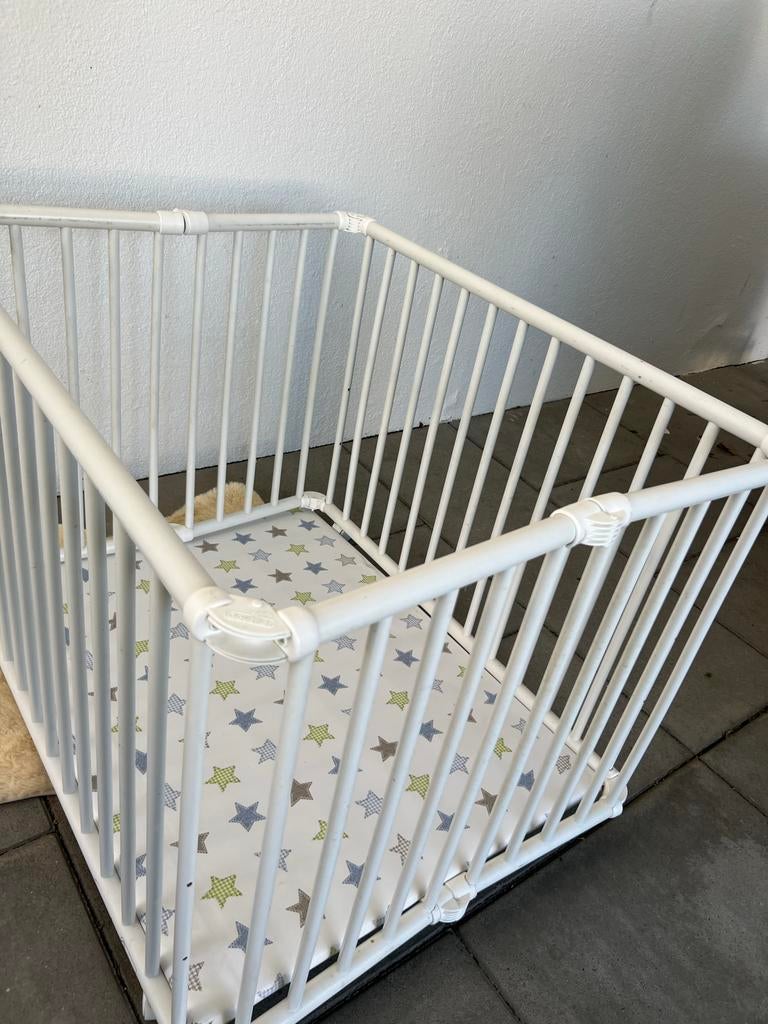 Witte opvouwbare box met sterren boxkleed, Ophalen, Gebruikt, Vierkant, Boxkleed