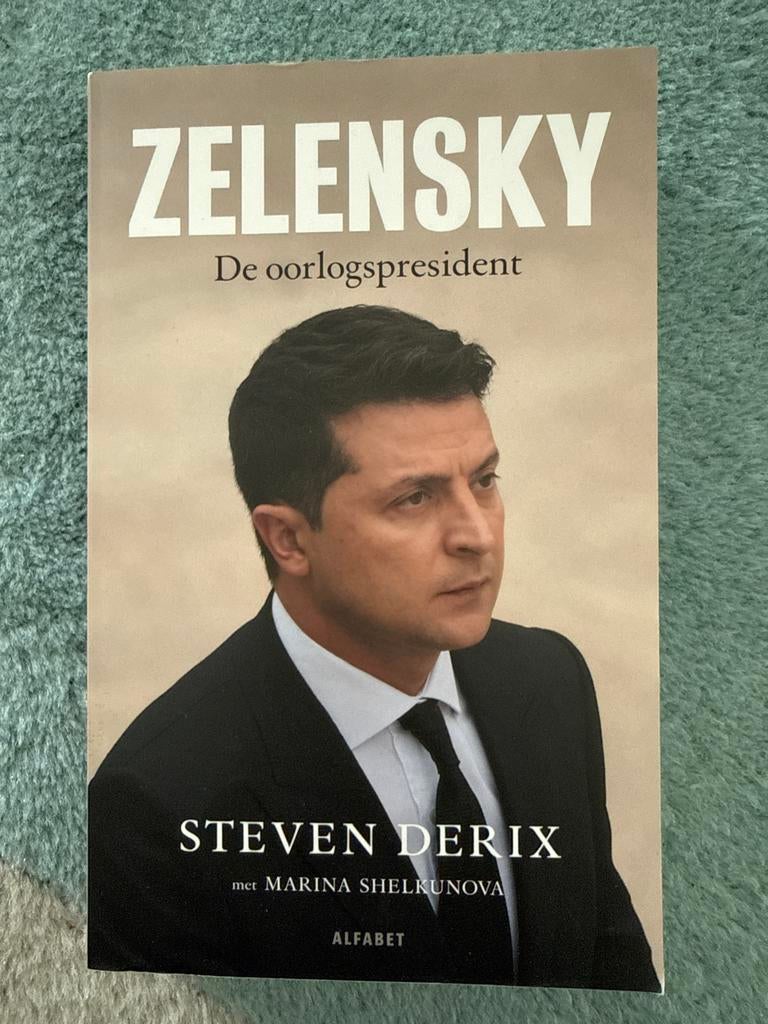 Zelensky: De oorlogspresident - Steven Derix, Ophalen of Verzenden, Gelezen, Politiek