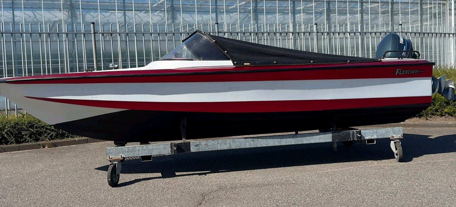 Foto 4 van leuk speedbootje tourbootje Yamaha 9,9pk electrische start
