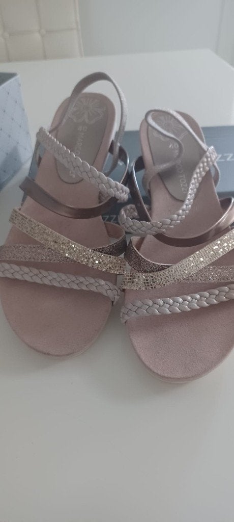 Marco Tozzi schoenen maat 40, Marco Tozzi, Zo goed als nieuw, Roze, Sandalen of Muiltjes