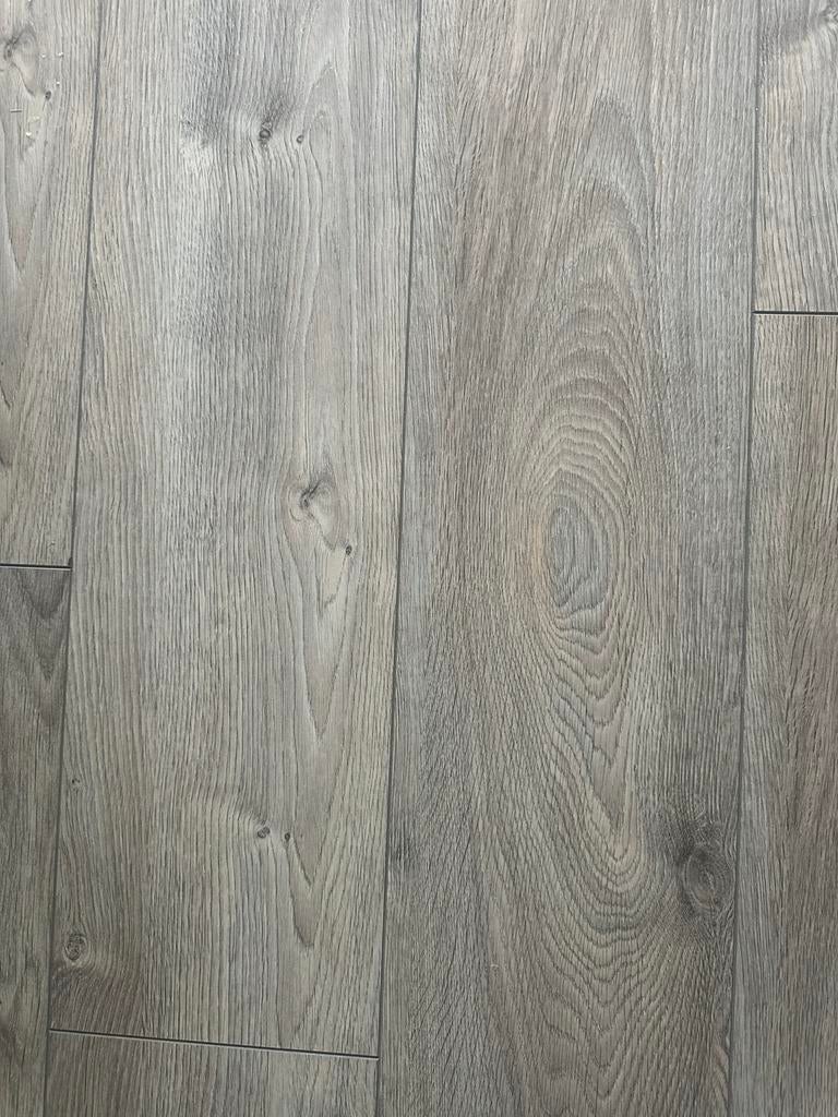 Gratis ophalen: Laminaat vloer (ca. 70m², 12m² in pak), Huis en Inrichting, Stoffering | Vloerbedekking, Gebruikt, Laminaat, Grijs