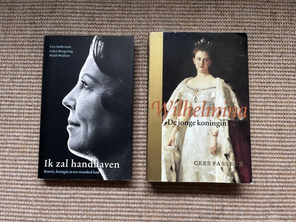 Wilhelmina - De jonge Koningin + Beatrix - Ik zal handhaven, Ophalen of Verzenden, Gelezen