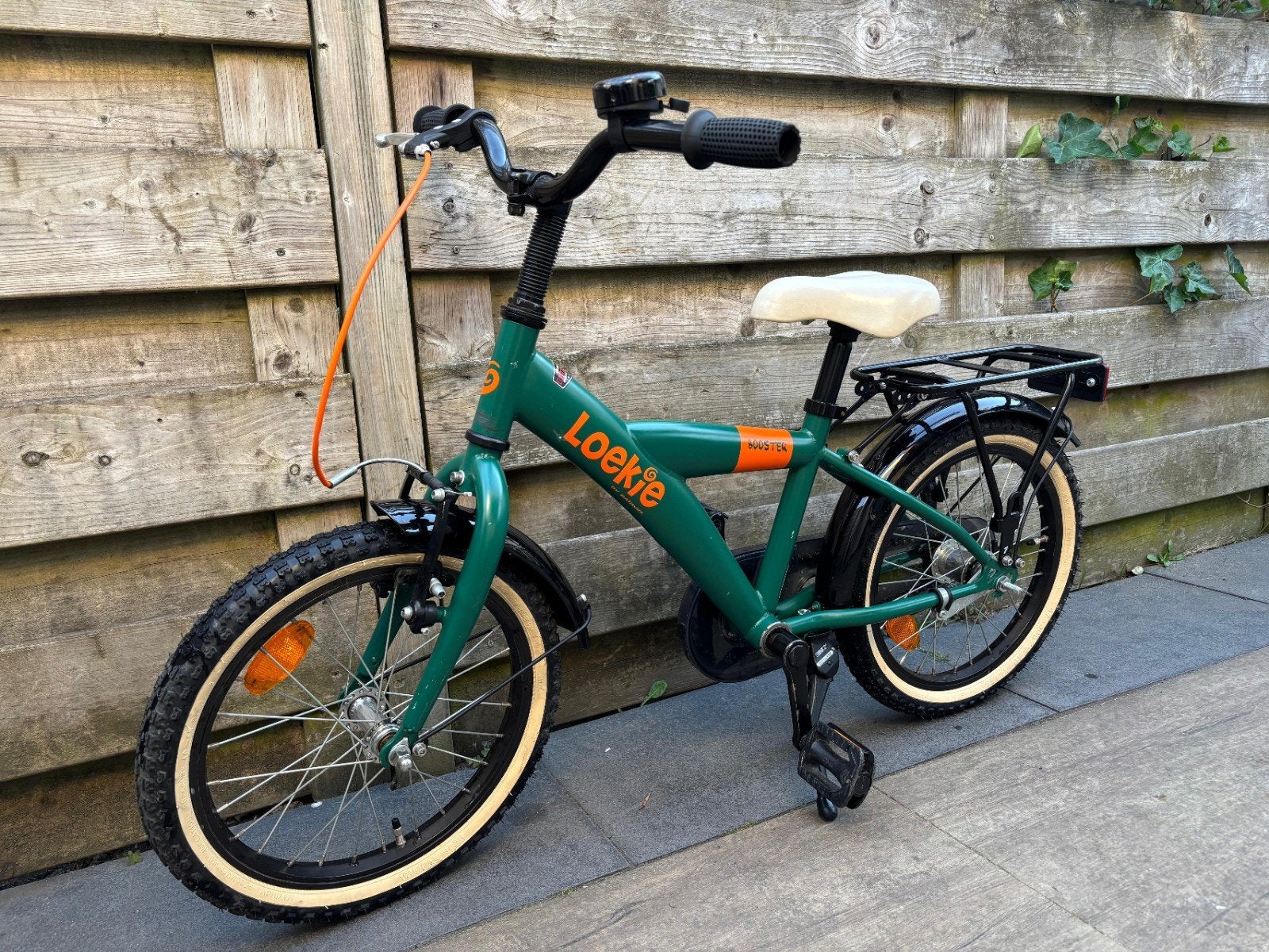 Loekie jongensfiets 16inch, Fietsen en Brommers, Ophalen, Zijwieltjes, Loekie Booster, Schijfrem