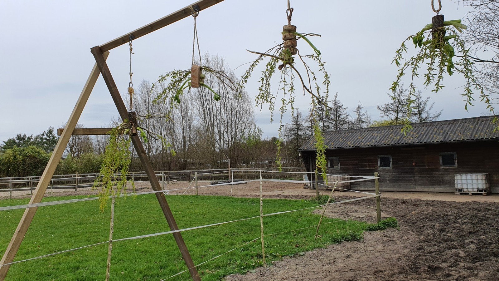 paarden voerschommel/hayballen, Ophalen, Gebruikt