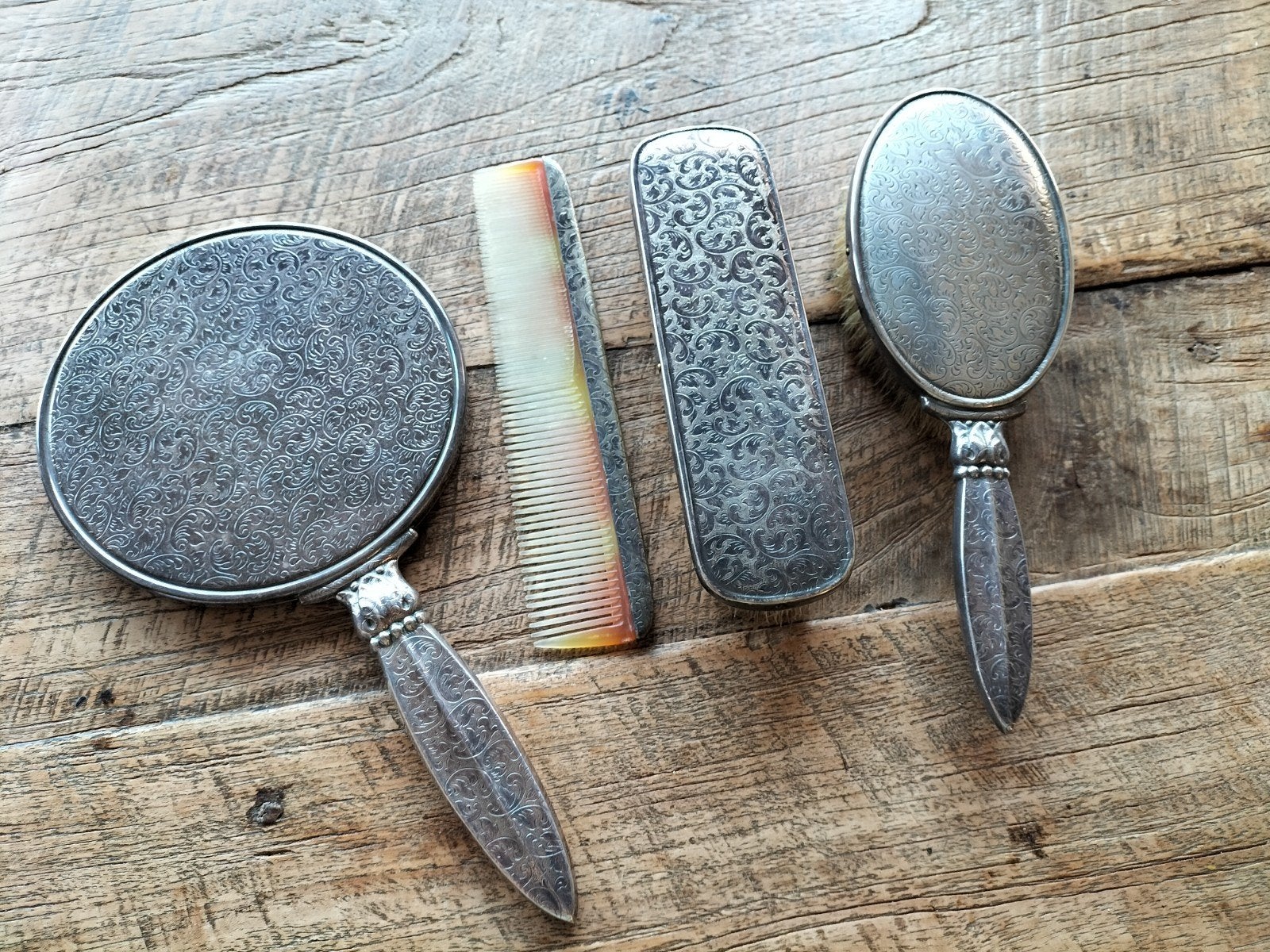 Antieke verzilverde kapset met spiegel, borstel en kam, Antiek en Kunst, Antiek | Overige Antiek, Ophalen of Verzenden