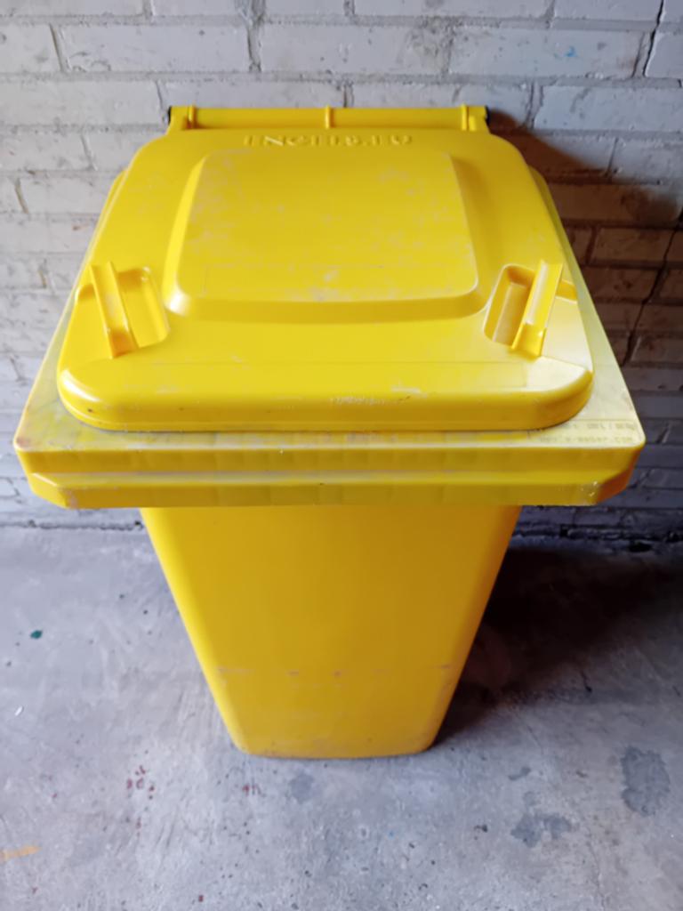 Gele vuilnisbak op wielen - 120 liter, Kunststof, Gebruikt, 40 liter of meer, Ophalen of Verzenden