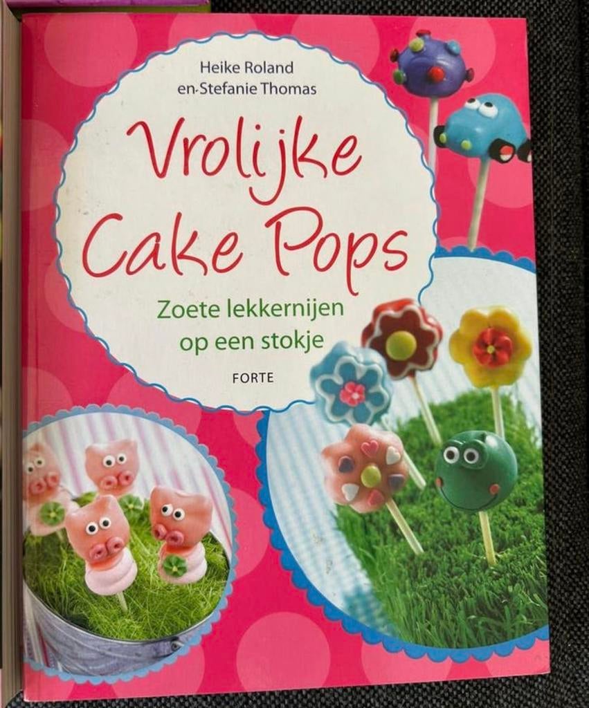 Vrolijke cake pops, Ophalen of Verzenden, Zo goed als nieuw, Overige gebieden, Taart, Gebak en Desserts