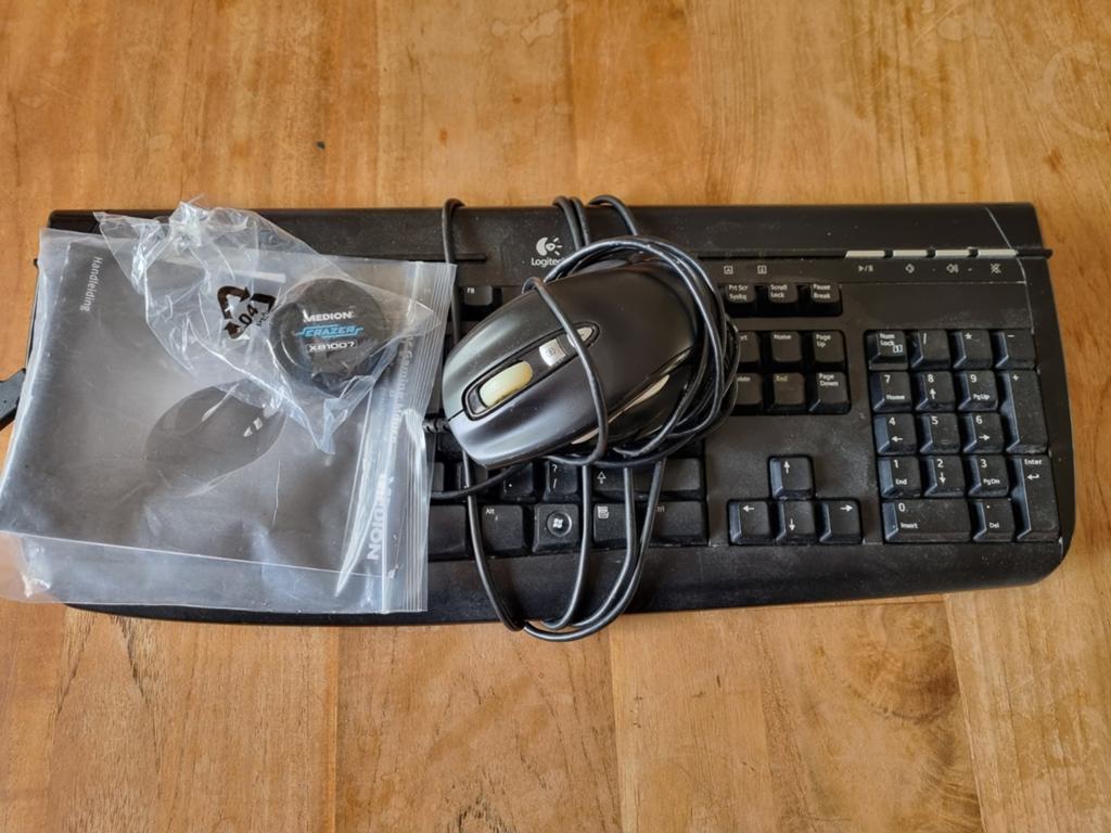 Logitech Internet 350 Toetsenbord met Medion Gaming Muis, Computers en Software, Toetsenborden, Ophalen of Verzenden, Gebruikt