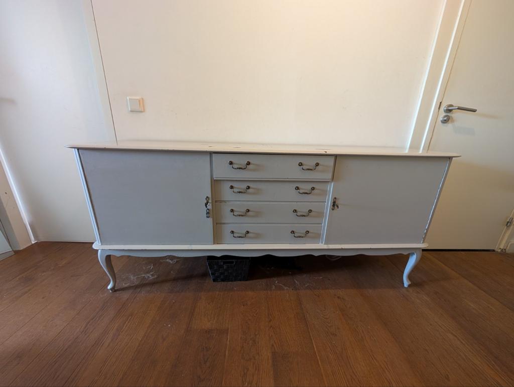 Dressoir/ kast gratis af te halen, Huis en Inrichting, Ophalen, Gebruikt, Met deur(en), 150 tot 200 cm