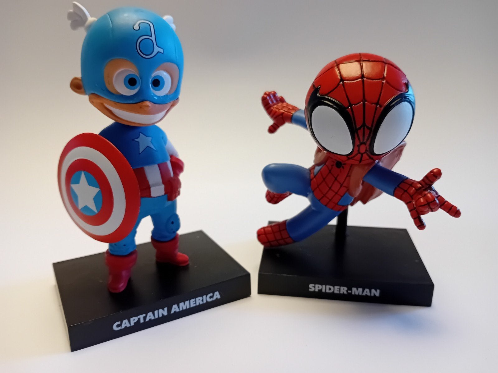 Marvel Captain America en Spider-Man beeldjes, Verzenden, Zo goed als nieuw