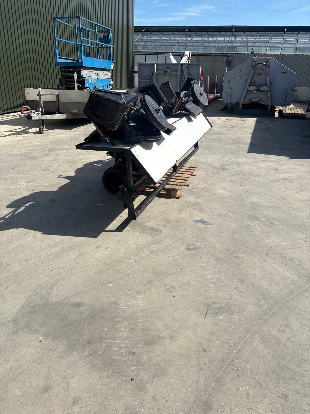 Mammoet Olifanten Miscantus Plantmachine op Kluit, Ophalen, Akkerbouw, Zaaien, Planten of Poten