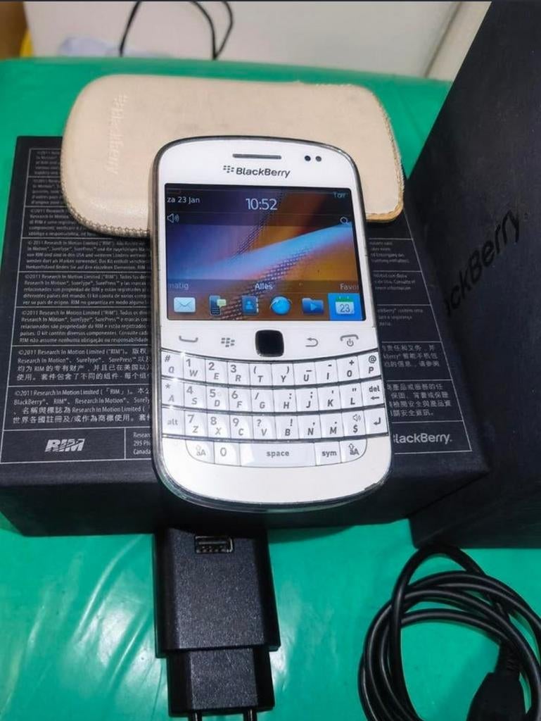 Compleet Goedwerkende blackberry bold 9900 whit edition met, Ophalen of Verzenden, Zo goed als nieuw
